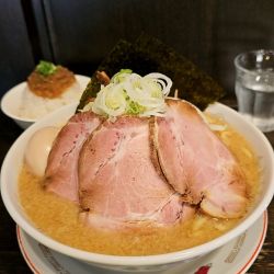 特製背脂味噌中華ソバ 大盛＋背脂ごはん