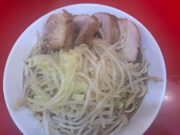 「豚ラーメン　半麺」@ラーメン二郎 札幌店の写真