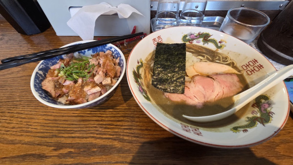 「濃厚煮干し+肉飯」@中華蕎麦 縁の写真
