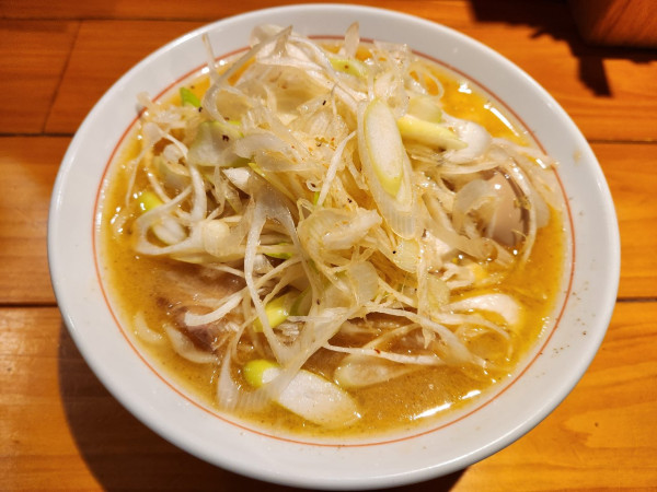 「冬季限定 新潟味噌ラーメン+辛ねぎ+味玉」@背脂煮干し中華そば 和市 大崎店の写真