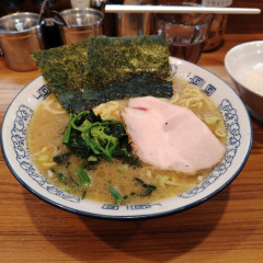横浜豚骨醤油ラーメン YOLOの画像