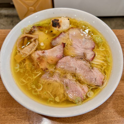 細麺塩（1400円）＋チャーシュー（400円）