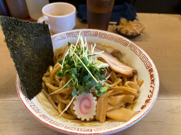 「武蔵野油そば（大盛）」@武蔵野アブラ學会 早稲田別館の写真