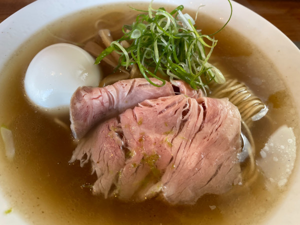 「味玉白醤油麺：1350円」@麺屋 東雲の写真