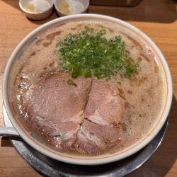 博多ラーメン＋替玉