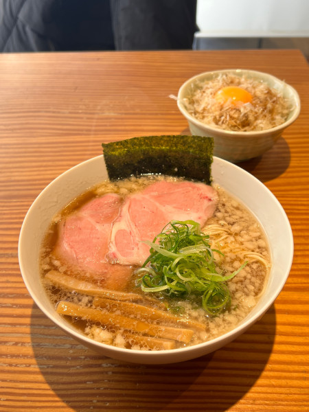 「貝出汁背脂醤油ラーめん」@貝出汁ラーめん クラムの写真