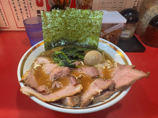 「燻製チャーシュー麺」@横濱ラーメン 裏野中家 西川口店の写真