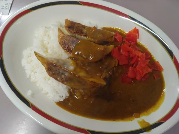 「餃子カレー730円」@みよしの 中の島店の写真