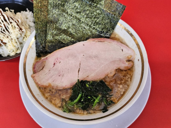 「背脂ラーメン＋ライス　950＋150円」@青森野呂家 弘前店の写真