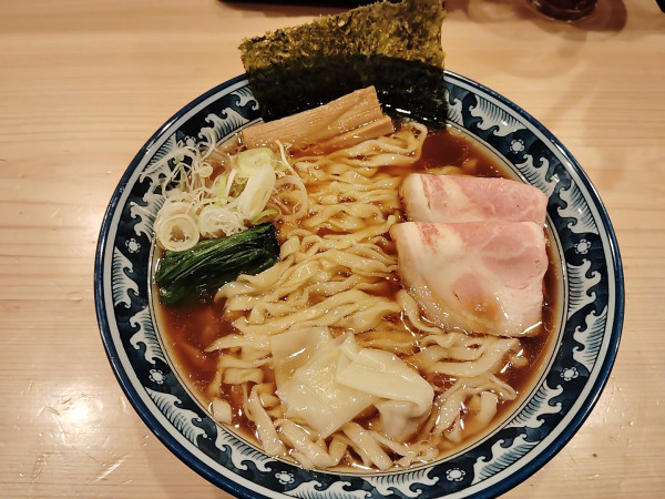 「中華そば　手揉み麺　1300円　　大盛り　100円」@自家製麺 ロビンソンの写真