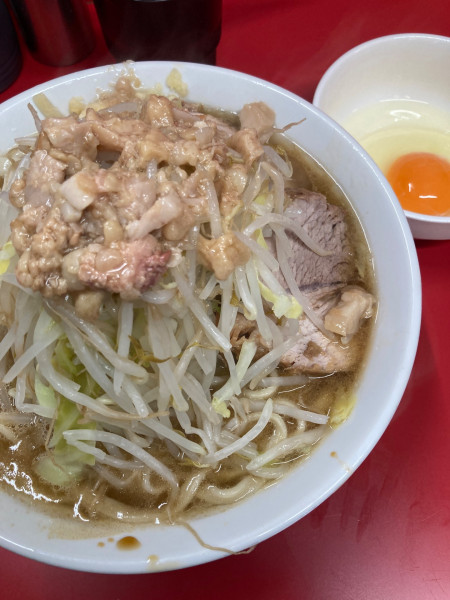 「小、半分、ニンニク、アブラ、生卵」@ラーメン二郎 一橋学園店の写真