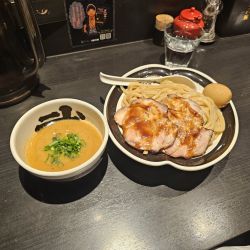 濃厚白相傳つけめん