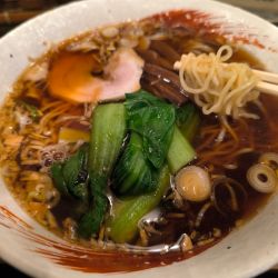 (正油)らーめん(900)