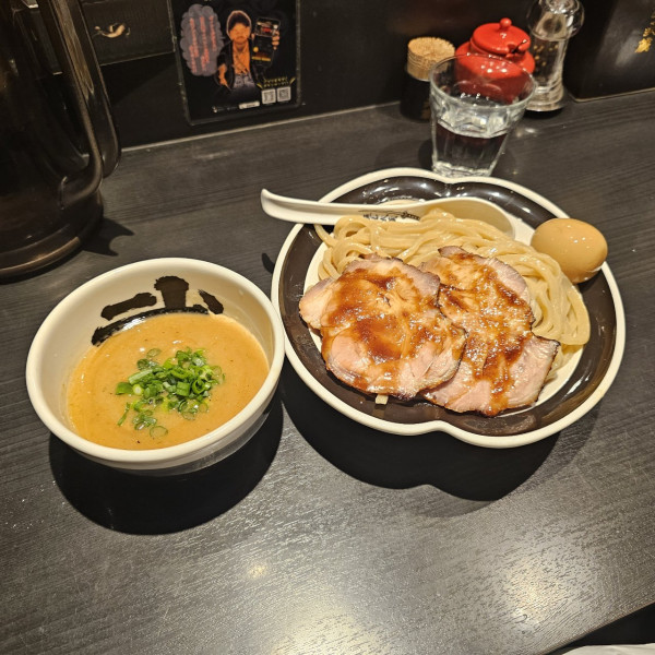 「濃厚白相傳つけめん」@麺屋武蔵 武骨相傳の写真