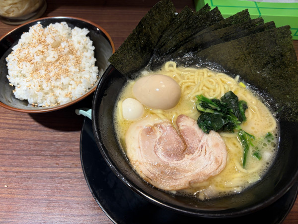 「塩味玉ラーメン」@町屋商店の写真