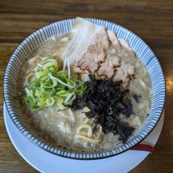 ごわ麺（超スープ）大盛り1000円