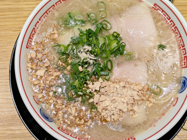 「ガーリックメン」@豚骨ラーメン そらのいろ 麹町本舗の写真