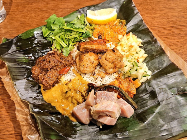 「ランプライスナシレマプレート、など」@東京間借りカレー シモカワスパイス 新宿店の写真