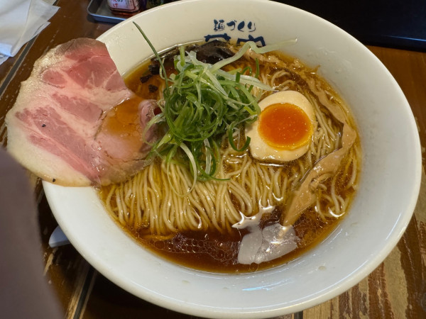 「醤油らぁめん　特盛」@麺づくり 蒼空 本店の写真