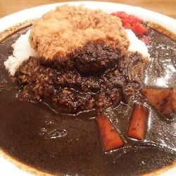 メンチカレー 910円＋5辛 70円