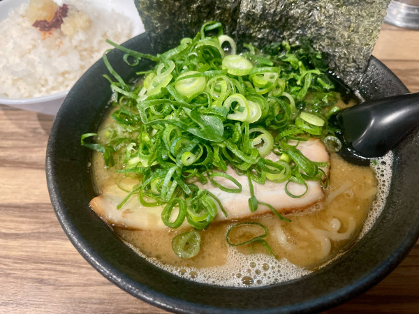 「九条ネギラーメン」@横浜家系ラーメン まる金 石川家の写真
