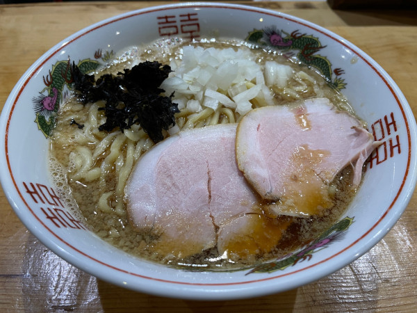 「背脂煮干　大盛り」@背脂煮干し中華そば 和市 新橋本店の写真