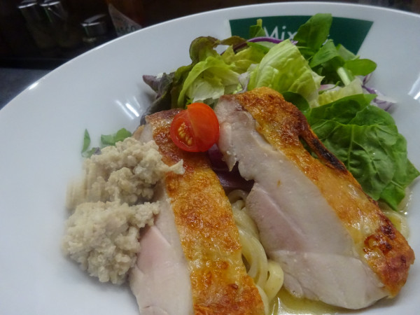 「グリルチキン＆サラダ　1,490円」@MIXER'S 原宿店の写真