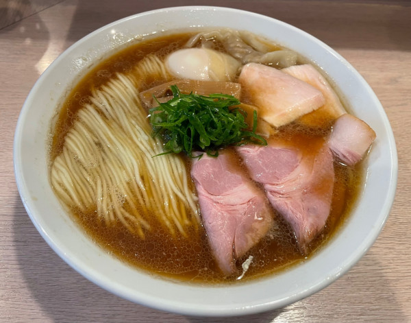 「特製醤油らーめん」@麺笑巧真の写真