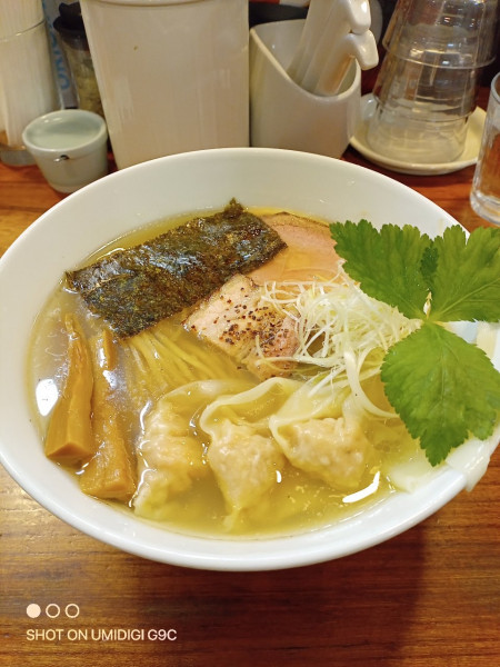 「海老わんたん 蛤塩そば」@アメノオトの写真