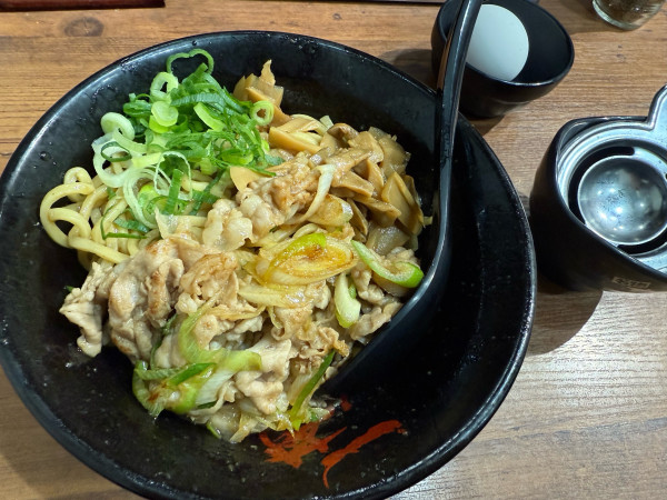 「すたみな油そば」@伝説のすた丼屋 秋葉原店の写真