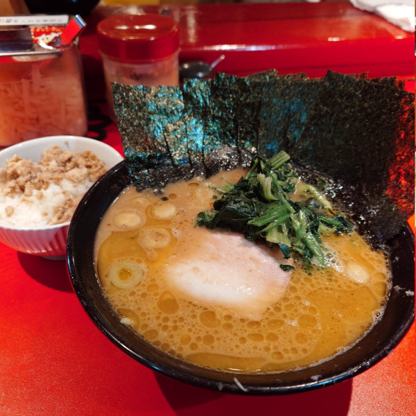 「ラーメン（海苔増し）」@厚木家の写真