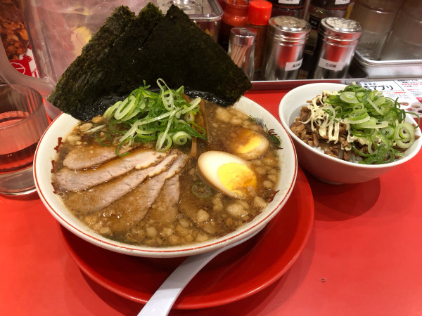 「燻製チャーシュー丼セット（15時以降限定）特製変更」@伍福軒 目黒店の写真