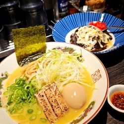 【限定】トメイチ流濃厚鶏そば＋替玉＋味玉＋炙りチーズカレー