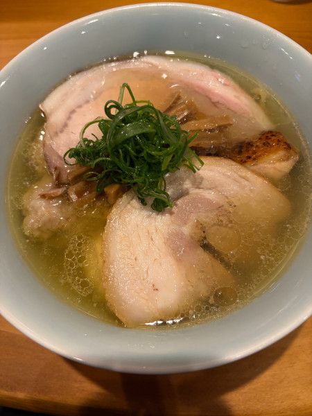 「特製地鶏塩そば(太麺)」@中華そば しば田の写真