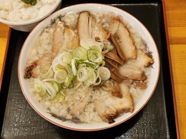 「肉そば＋背脂　1100＋100円」@麺処 縁屋の写真