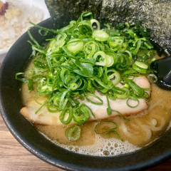 横浜家系ラーメン まる金 石川家の画像