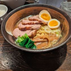 一三五4枚チャーシュー+味玉