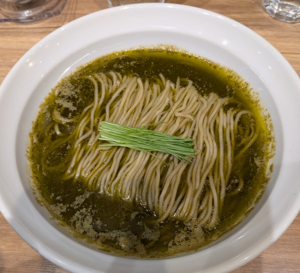 「【限定】黒あわびの肝そば」@麺庵 利休の写真