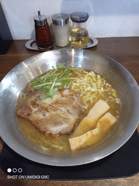 「純塩らぁ麺」@麺らいけんの写真