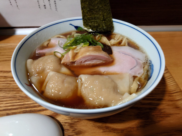 「醤油そば  大盛り  ワンタン」@らーめん亭 ひなり竜王の写真