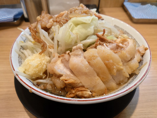 「子豚  野菜  ニンニク  アブラ」@豚山 蒲田店の写真