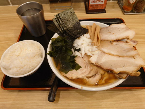 「朝ラーチャーシュー麺大盛り  ライス」@つけ麺大輝の写真