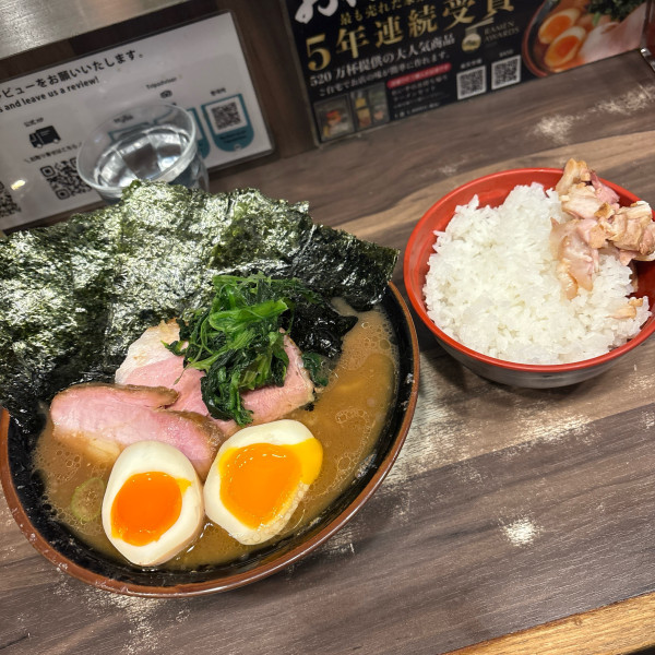 「ラーメン」@神田ラーメン わいず 神田本店の写真