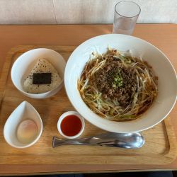 黒ごま坦々混ぜそば（300g）温　1000円