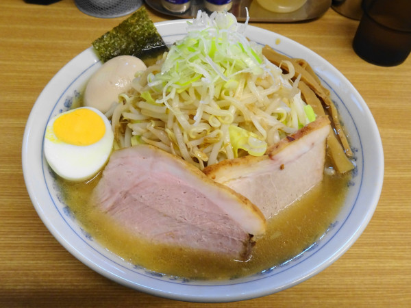 「野菜ラーメン並盛（1,150円）＋塩変更＋特製トッピング」@東中神大勝軒の写真