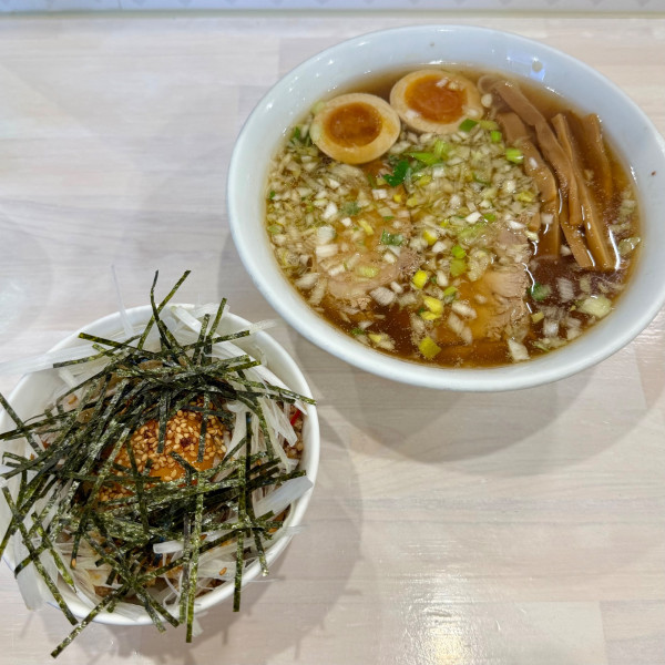 「特製中華そば 辛味ご飯」@中華そば ふくみみの写真