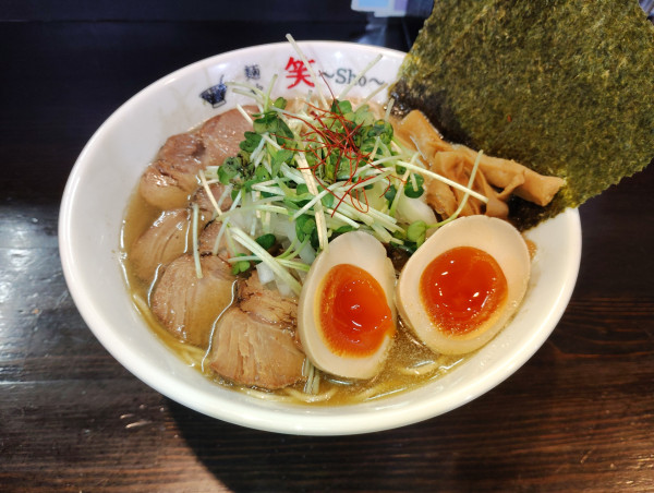 「特製煮干塩らーめん」@麺や 笑 ~Sho~の写真