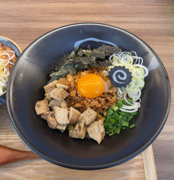 「親鶏まぜそば（900円）」@麺屋 うずふたつの写真