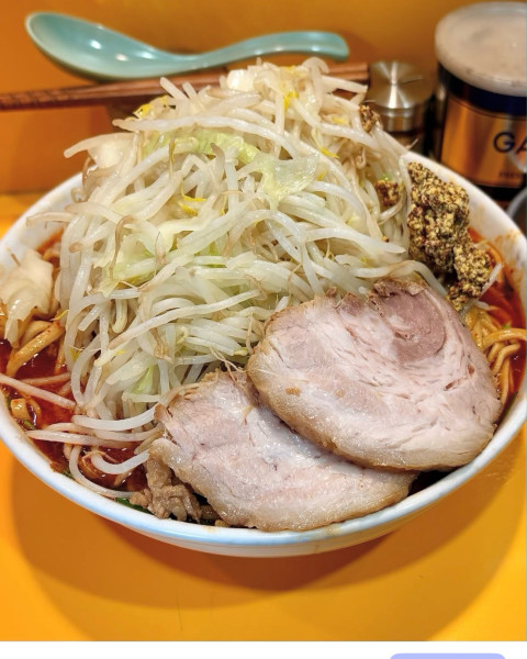 「つけ味ラーメン 麺増し 辛い奴4倍 ヤサイスクナメ 生たまごW 」@ラーメン二郎 八王子野猿街道店2の写真