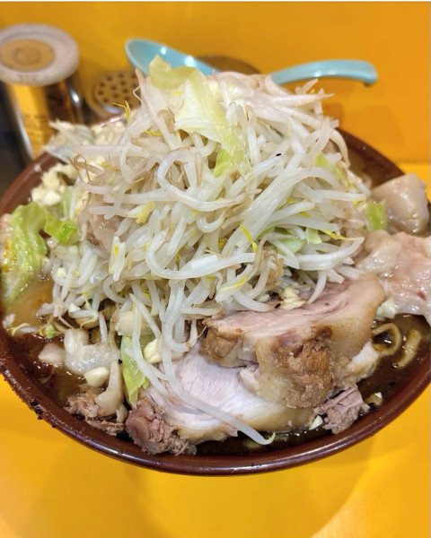 「限定 ブラックホール 辛味増し 麺増し」@ラーメン二郎 八王子野猿街道店2の写真